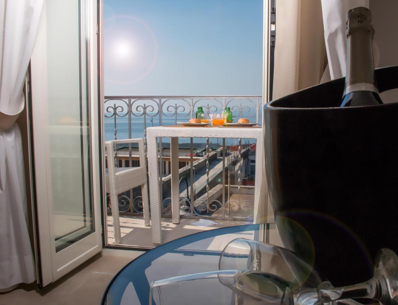 La Dimora Dei Borboni Hotell Portici Exteriör bild